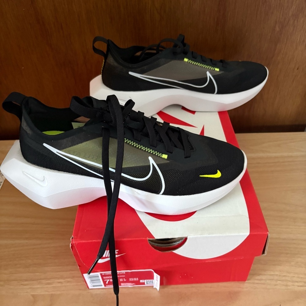 NEW w/ Box NIKE VISTA LITE sz 7.5 Black White Lemon Venom CI0905 - Picture 5 of 8